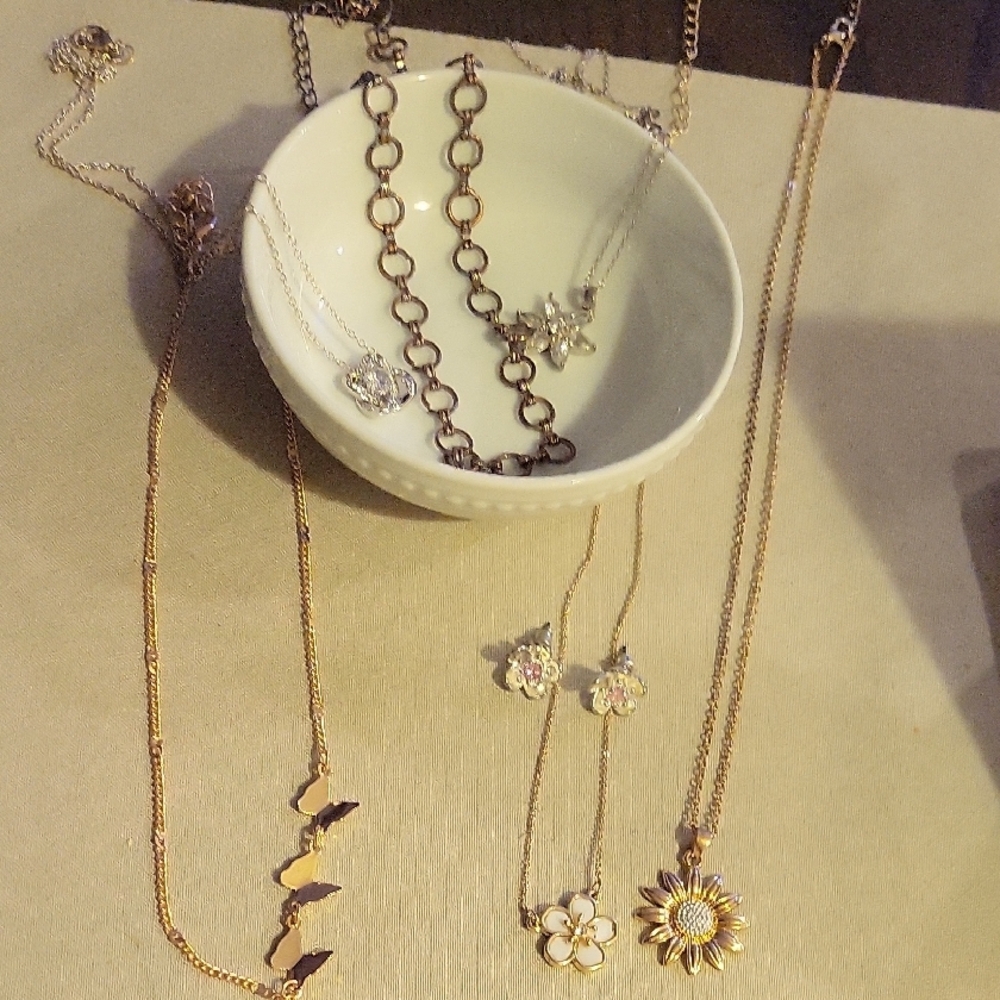 Necklace Lot